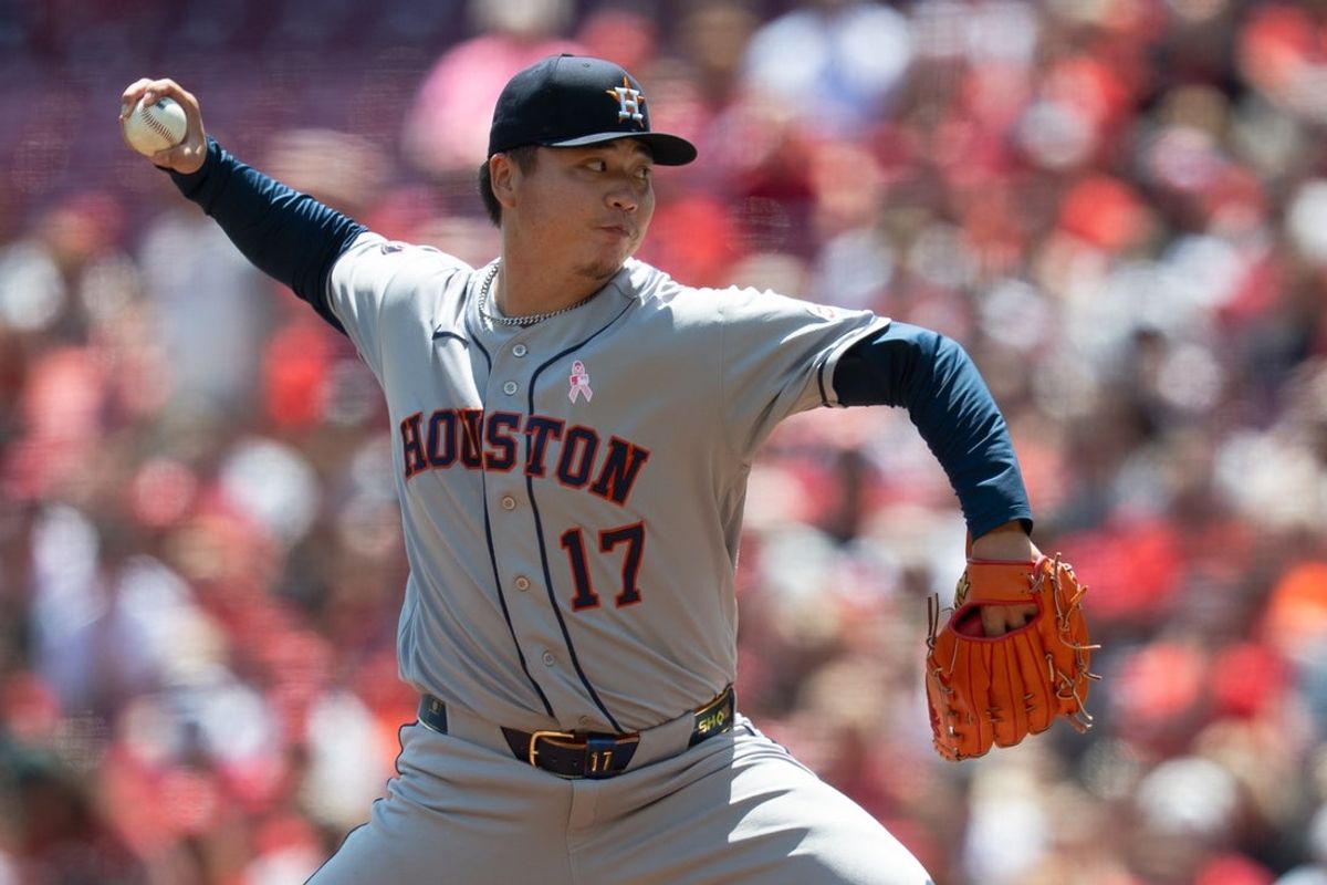 May 10, 2026; Cincinnati, Ohio, USA;  Houston Astros pitcher Kai-Wei Teng (17) throws against the Cincinnati Reds at Great American Ball Park. Mandatory Credit: Aaron Doster-Imagn Images