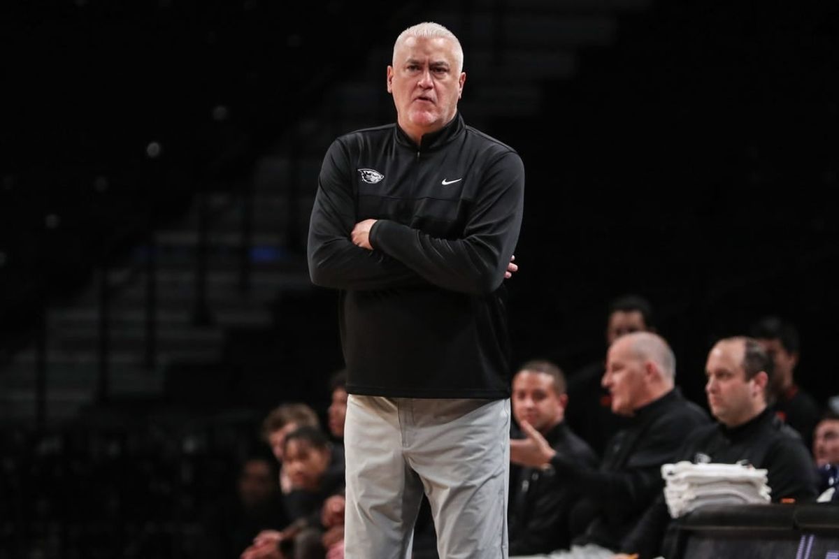 Nov 22, 2023; Brooklyn, NY, USA;  Oregon State Beavers head coach Wayne Tinkle at Barclay Center.