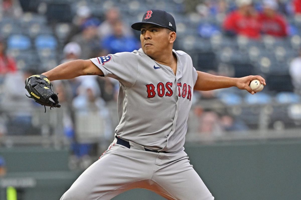 May 19, 2026; Kansas City, Missouri, USA;  Boston Red Sox starting pitcher Ranger Suarez (55) throws a pitch in the first inning against the Kansas City Royals at Kauffman Stadium. Mandatory Credit: Peter Aiken-Imagn Images