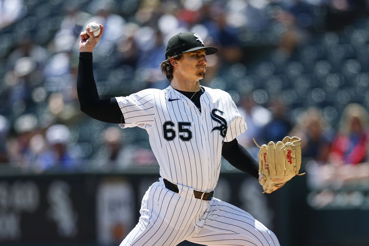 May 28, 2026; Chicago, Illinois, USA; Chicago White Sox starting pitcher Davis Martin (65) delivers a pitch against the Minnesota Twins during the first inning at Rate Field. Mandatory Credit: Kamil Krzaczynski-Imagn Images