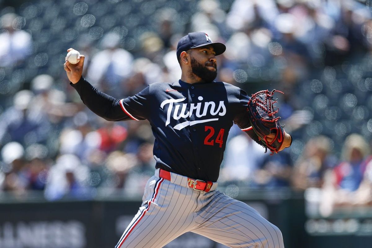 May 28, 2026; Chicago, Illinois, USA; Minnesota Twins starting pitcher Simeon Woods Richardson (24) delivers a pitch against the Chicago White Sox during the first inning at Rate Field. Mandatory Credit: Kamil Krzaczynski-Imagn Images