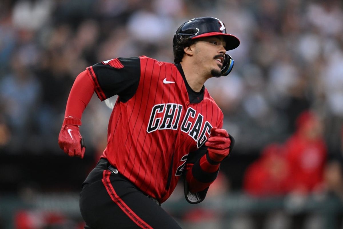 May 29, 2026; Chicago, Illinois, USA; Chicago White Sox third baseman Miguel Vargas (20) runs after hitting an RBI double against the Detroit Tigers during the third inning at Rate Field. Mandatory Credit: Patrick Gorski-Imagn Images