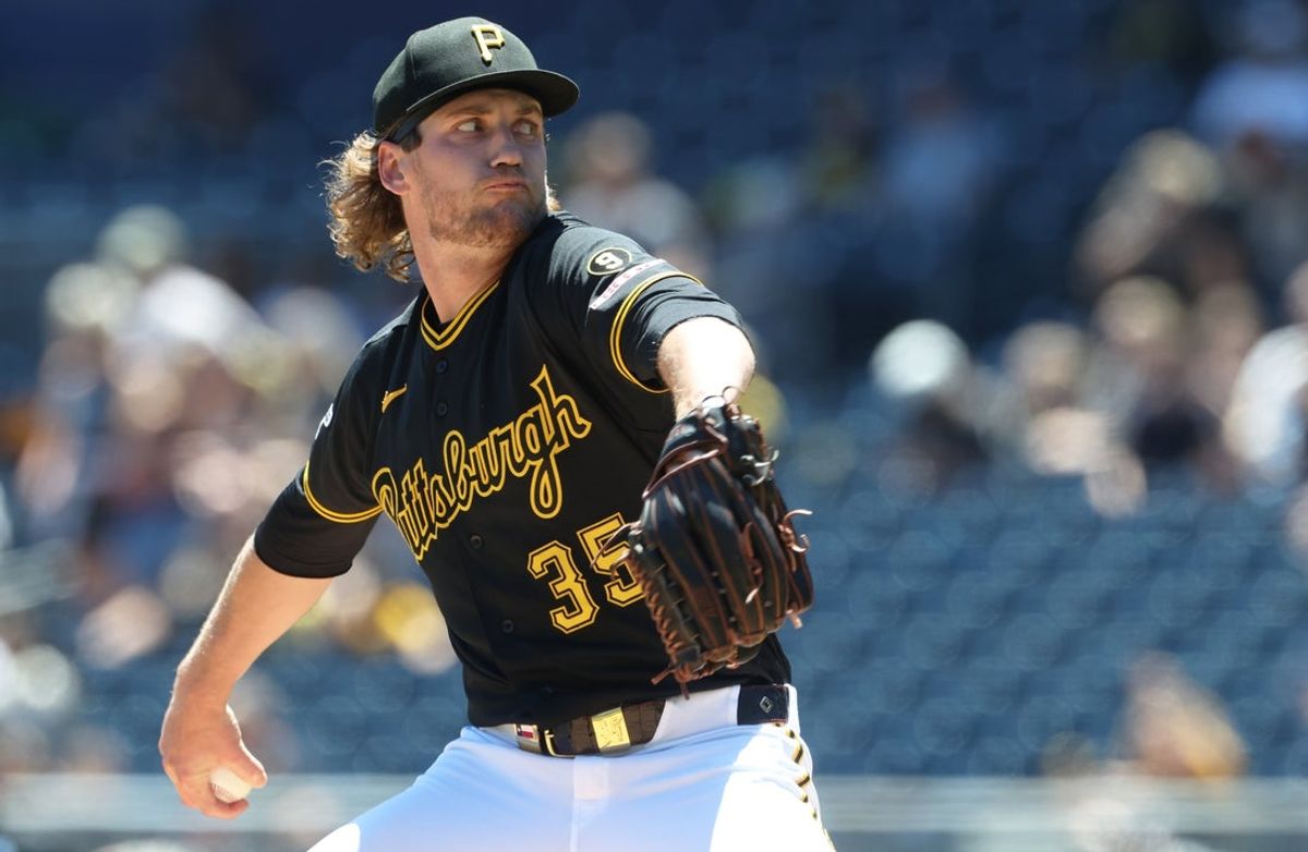 May 31, 2026; Pittsburgh, Pennsylvania, USA;  Pittsburgh Pirates starting pitcher Braxton Ashcraft (35) delivers a pitch against the Minnesota Twins during the first inning at PNC Park. Mandatory Credit: Charles LeClaire-Imagn Images