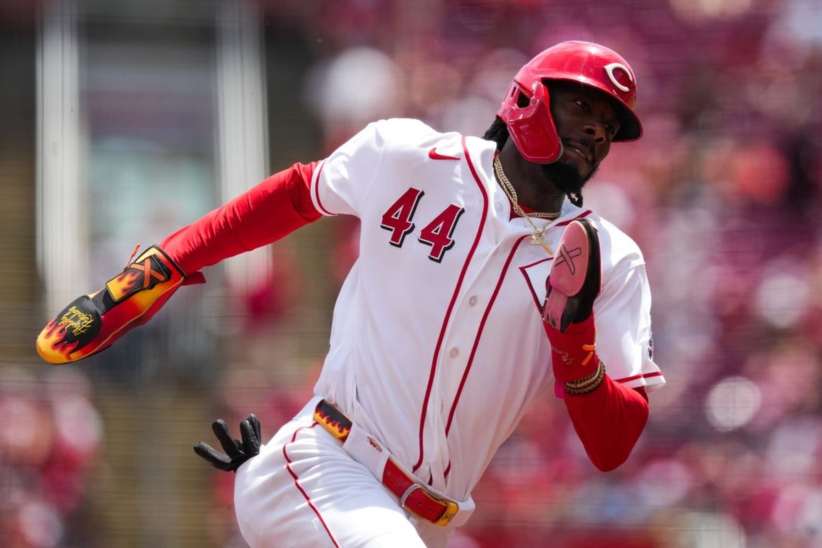 May 31, 2026; Cincinnati, Ohio, USA;  Cincinnati Reds shortstop Elly de la Cruz scores a run against the Atlanta Braves in the first inning at Great American Ball Park. Mandatory Credit: Aaron Doster-Imagn Images