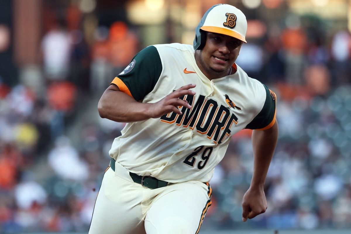 May 29, 2026; Baltimore, Maryland, USA; Baltimore Orioles catcher Samuel Basallo (29) runs to third base during the second inning against the Toronto Blue Jays at Oriole Park at Camden Yards. Mandatory Credit: Daniel Kucin Jr.-Imagn Images