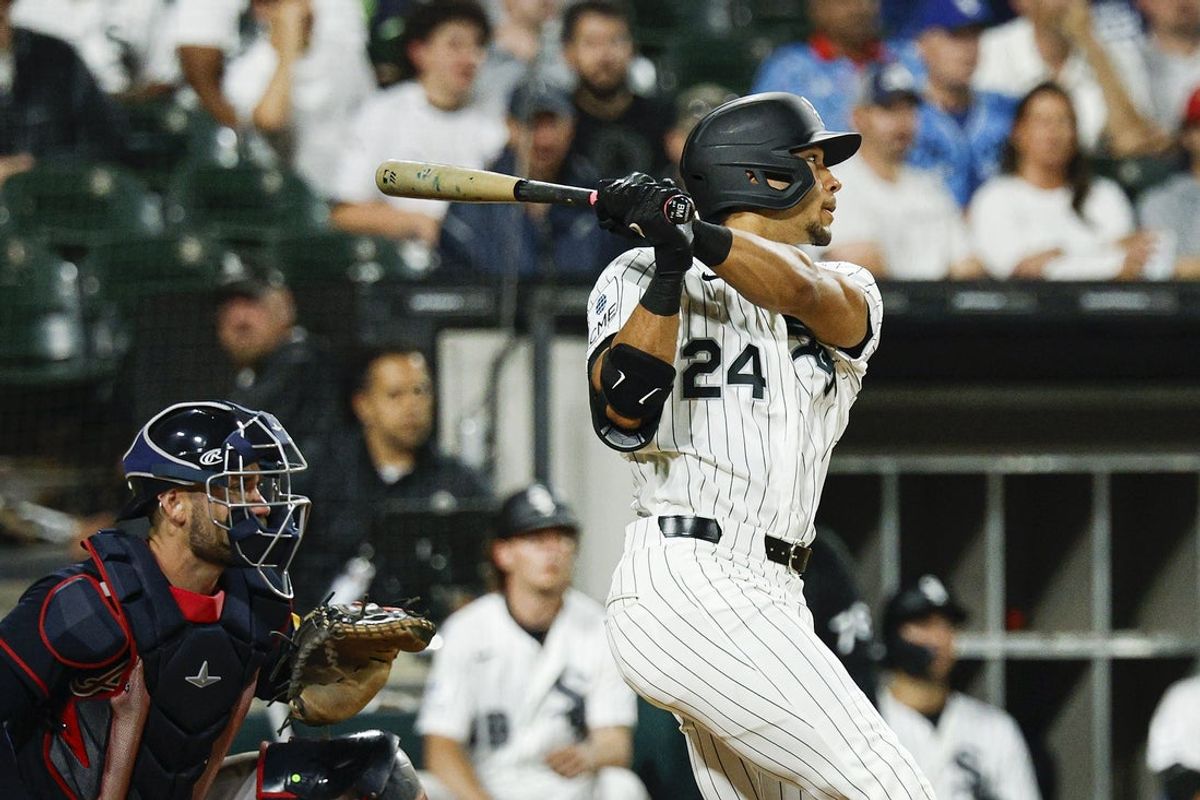 Jun 10, 2026; Chicago, Illinois, USA; Chicago White Sox right fielder Branden Montgomery (24) doubles against the Atlanta Braves during the eight inning at Rate Field. Mandatory Credit: Kamil Krzaczynski-Imagn Images