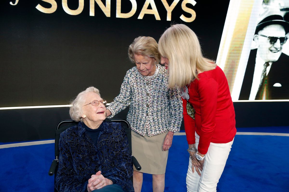 It is time for Virginia McCaskey (l.) and her family to sell the Bears.