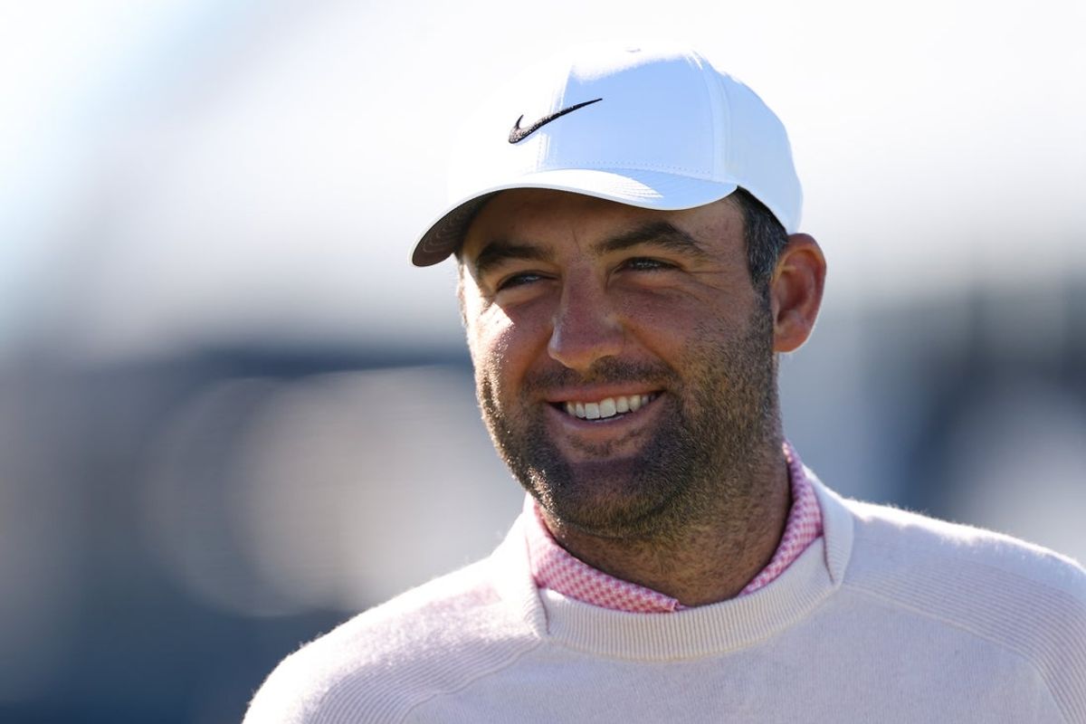 Scottie Scheffler on the practice green at the U.S. Open on June 16, 2026.