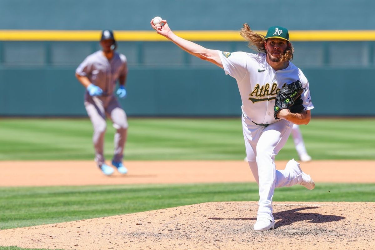 14 de junho de 2026; Summerlin, Nevada, EUA; O arremessador de atletismo Scott Barlow (58) lança um arremesso na sétima entrada contra o Colorado Rockies no Las Vegas Ballpark. Crédito obrigatório: Boz Bloom-Imagn Images