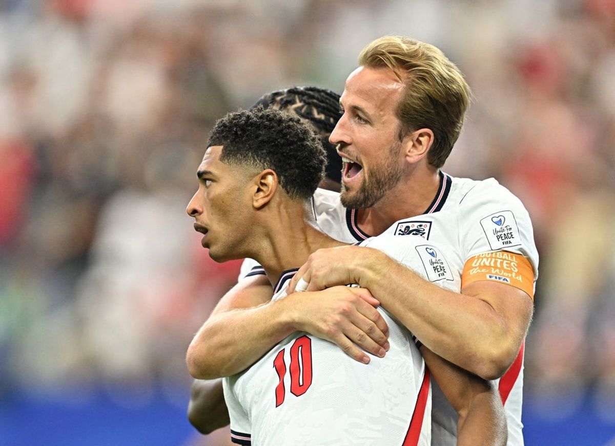 June 17, 2026; Arlington, Texas, U.S.; England's Jude Bellingham celebrates scoring their third goal with Harry Kane.  Mandatory Credit: Maria Lysaker-Imagn Images