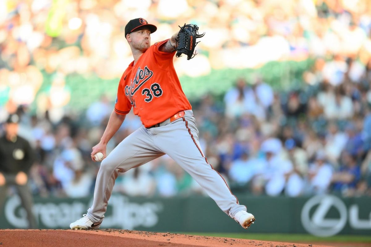 17 de junho de 2026; Seattle, Washington, EUA; O arremessador titular do Baltimore Orioles, Kyle Bradish (38), arremessa para o Seattle Mariners durante o segundo turno no T-Mobile Park. Crédito obrigatório: Steven Bisig-Imagn Images