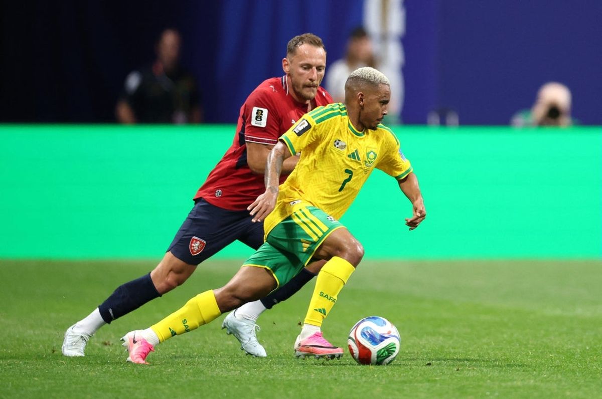 18 de junho de 2026; Atlanta, Geórgia, EUA; Oswin Appollis da África do Sul em ação com Vladimir Coufal da República Tcheca. Crédito obrigatório: Brett Davis-Imagn Images