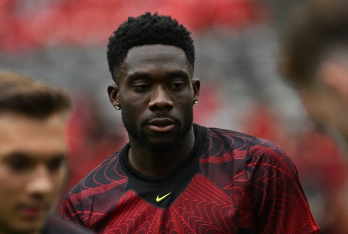 Alphonso Davies, do Canadá, antes de uma partida contra o Catar em 18 de junho de 2026.