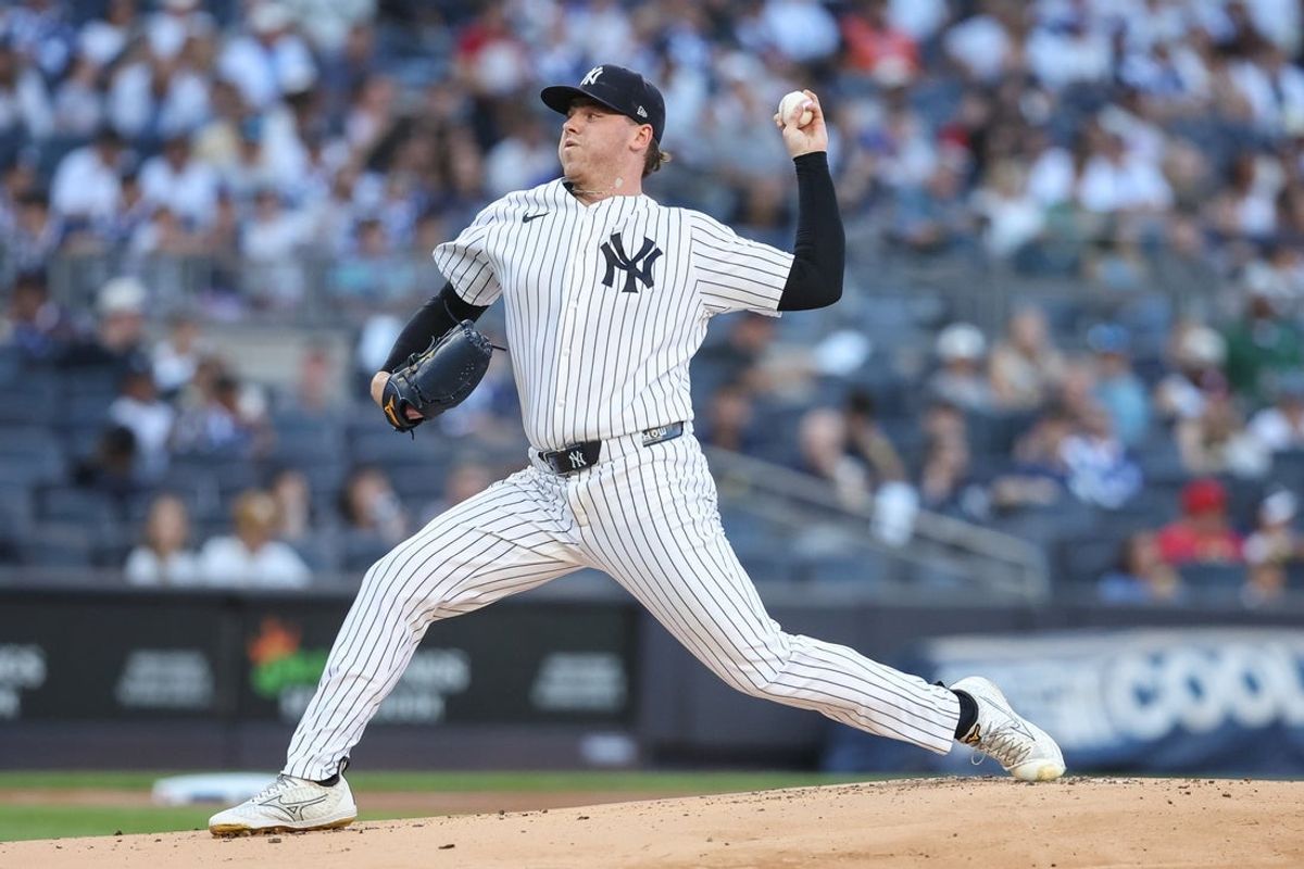 Jun 18, 2026; Bronx, New York, USA;  New York Yankees starting pitcher Ryan Weathers (40) pitches in the first inning against the Chicago White Sox at Yankee Stadium. Mandatory Credit: Wendell Cruz-Imagn Images