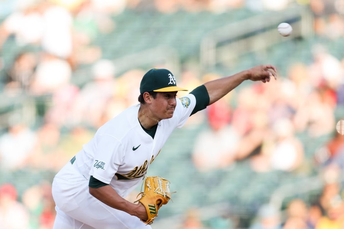18 de junho de 2026; West Sacramento, Califórnia, EUA; O arremessador de atletismo Gage Jump (61) arremessa durante o primeiro turno contra o Los Angeles Angels no Sutter Health Park. Crédito obrigatório: Sergio Estrada-Imagn Images