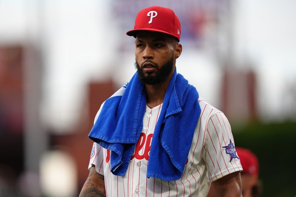 20 de junho de 2026; Filadélfia, Pensilvânia, EUA; O arremessador titular do Philadelphia Phillies, Cristopher Sanchez (61), entra em campo antes do jogo contra o New York Mets no Citizens Bank Park. Crédito obrigatório: Kyle Ross-Imagn Images