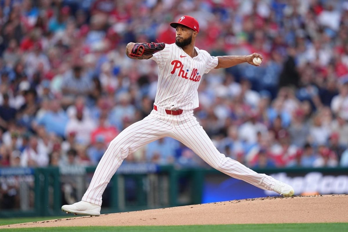 20 de junho de 2026; Filadélfia, Pensilvânia, EUA; O arremessador titular do Philadelphia Phillies, Cristopher Sanchez (61), lança um arremesso contra o New York Mets no primeiro turno no Citizens Bank Park. Crédito obrigatório: Kyle Ross-Imagn Images
