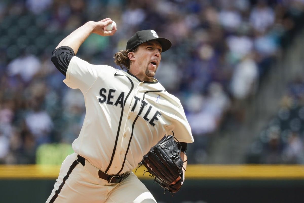 21 de junho de 2026; Seattle, Washington, EUA; O arremessador titular do Seattle Mariners, Logan Gilbert (36), lança contra o Boston Red Sox durante o primeiro turno no T-Mobile Park. Crédito obrigatório: Joe Nicholson-Imagn Images