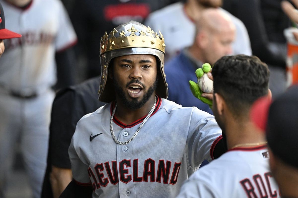 23 de junho de 2026; Chicago, Illinois, EUA; O defensor esquerdo do Cleveland Guardians, Kahlil Watson (31), comemora no banco de reservas depois de fazer um home run durante a quinta entrada contra o Chicago White Sox no Rate Field. Crédito obrigatório: Matt Marton-Imagn Images