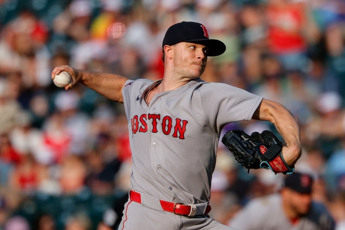 23 de junho de 2026; Denver, Colorado, EUA; O arremessador titular do Boston Red Sox, Sonny Gray (54), arremessa no primeiro turno contra o Colorado Rockies no Coors Field. Crédito obrigatório: Isaiah J. Downing-Imagn Images