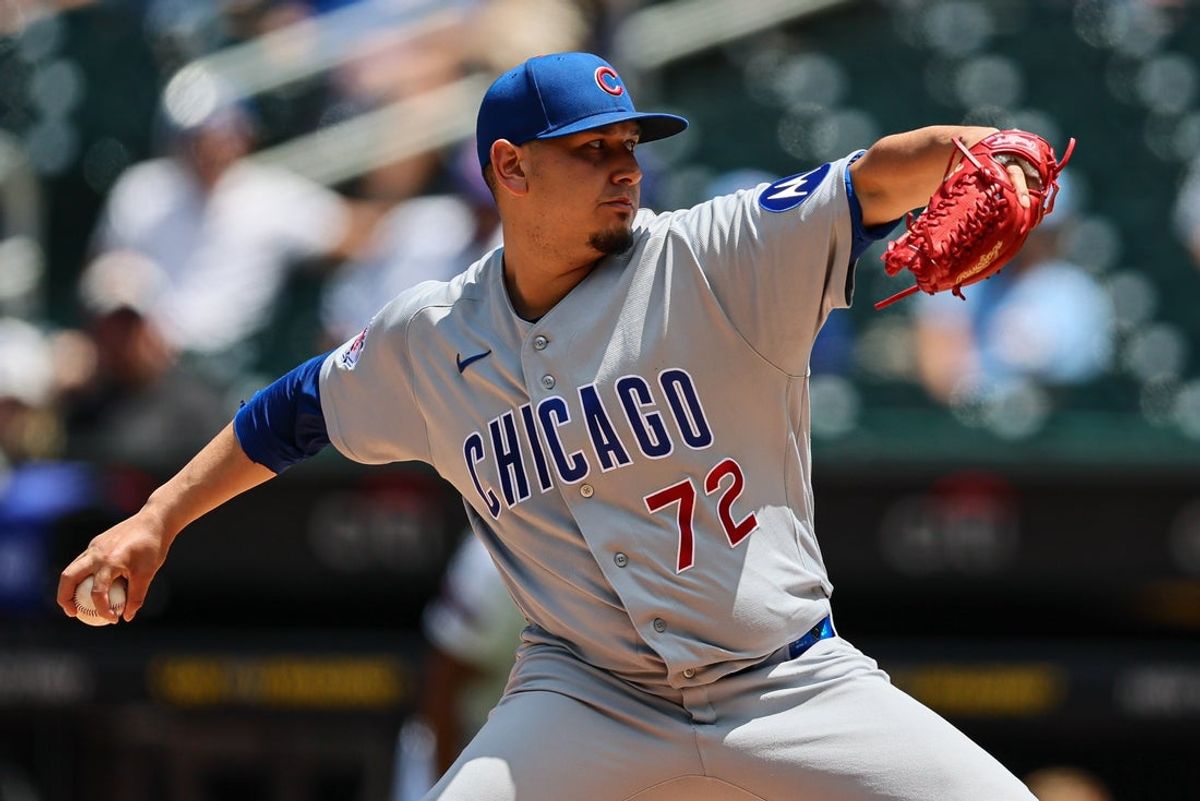 24 de junho de 2026; Cidade de Nova York, Nova York, EUA; O arremessador do Chicago Cubs, Javier Assad (72), faz um arremesso durante o primeiro turno contra o New York Mets no Citi Field. Crédito obrigatório: Vincent Carchietta-Imagn Images