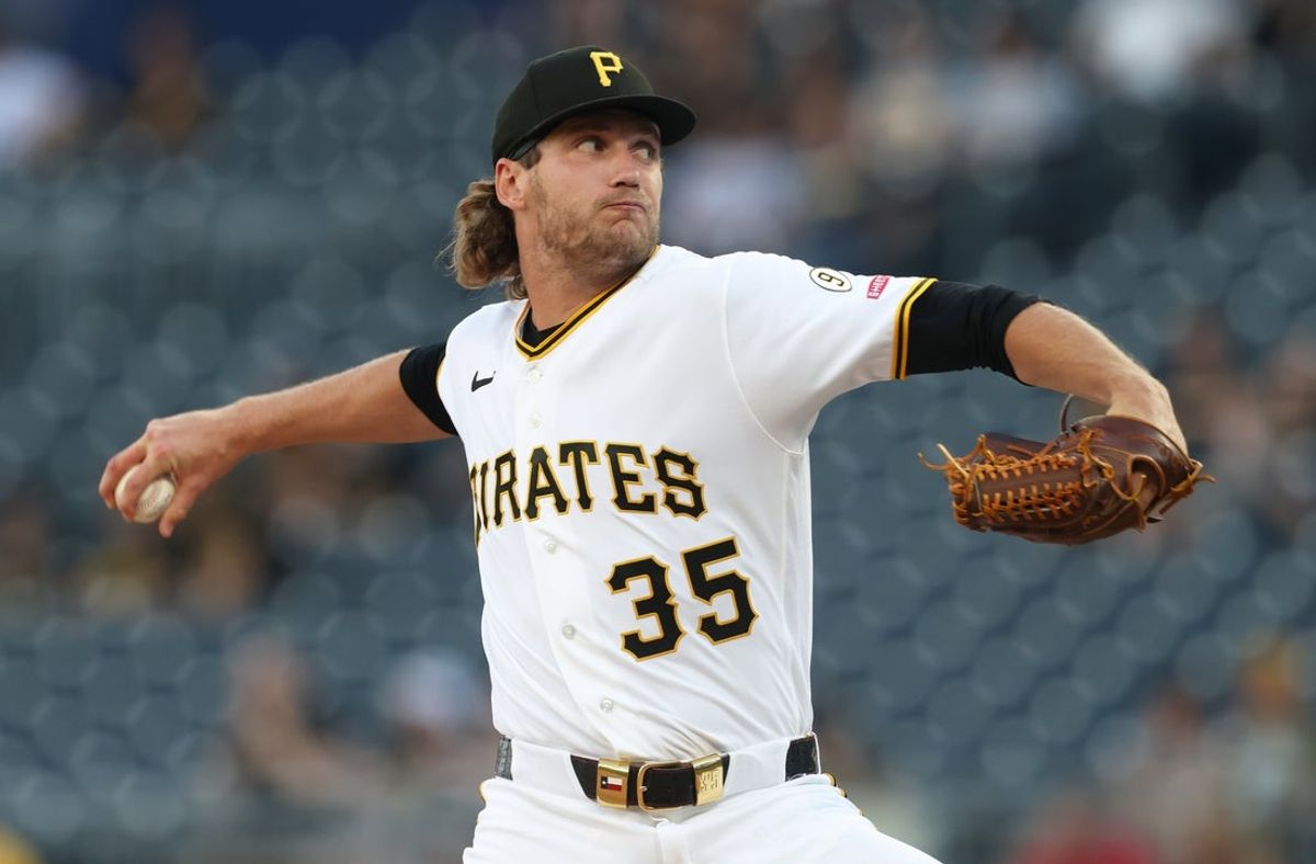 24 de junho de 2026; Pittsburgh, Pensilvânia, EUA; O arremessador titular do Pittsburgh Pirates, Braxton Ashcraft (35), faz um arremesso contra o Seattle Mariners durante o primeiro turno no PNC Park. Crédito obrigatório: Charles LeClaire-Imagn Images