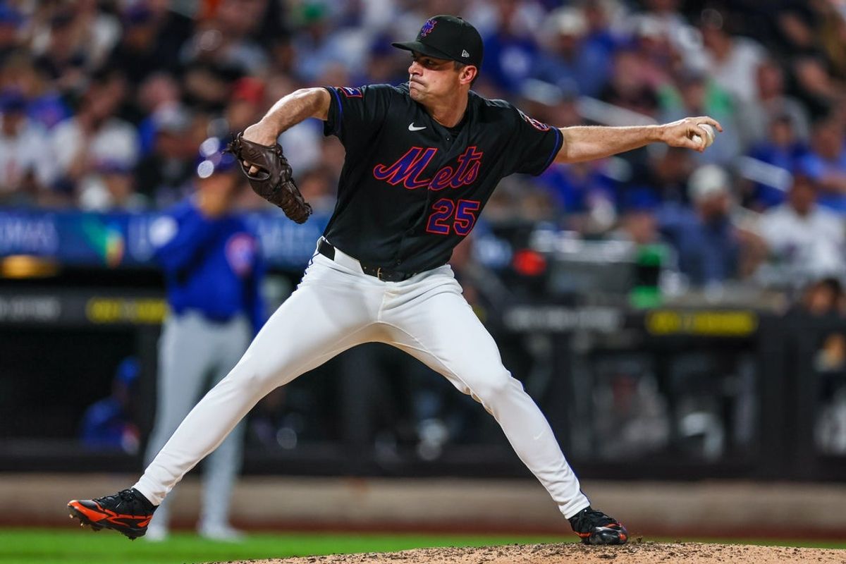 Jun 24, 2026; New York City, New York, USA;  New York Mets pitcher Brooks Raley (25) delivers a pitch during the sixth inning against the Chicago Cubs at Citi Field. Mandatory Credit: Vincent Carchietta-Imagn Images