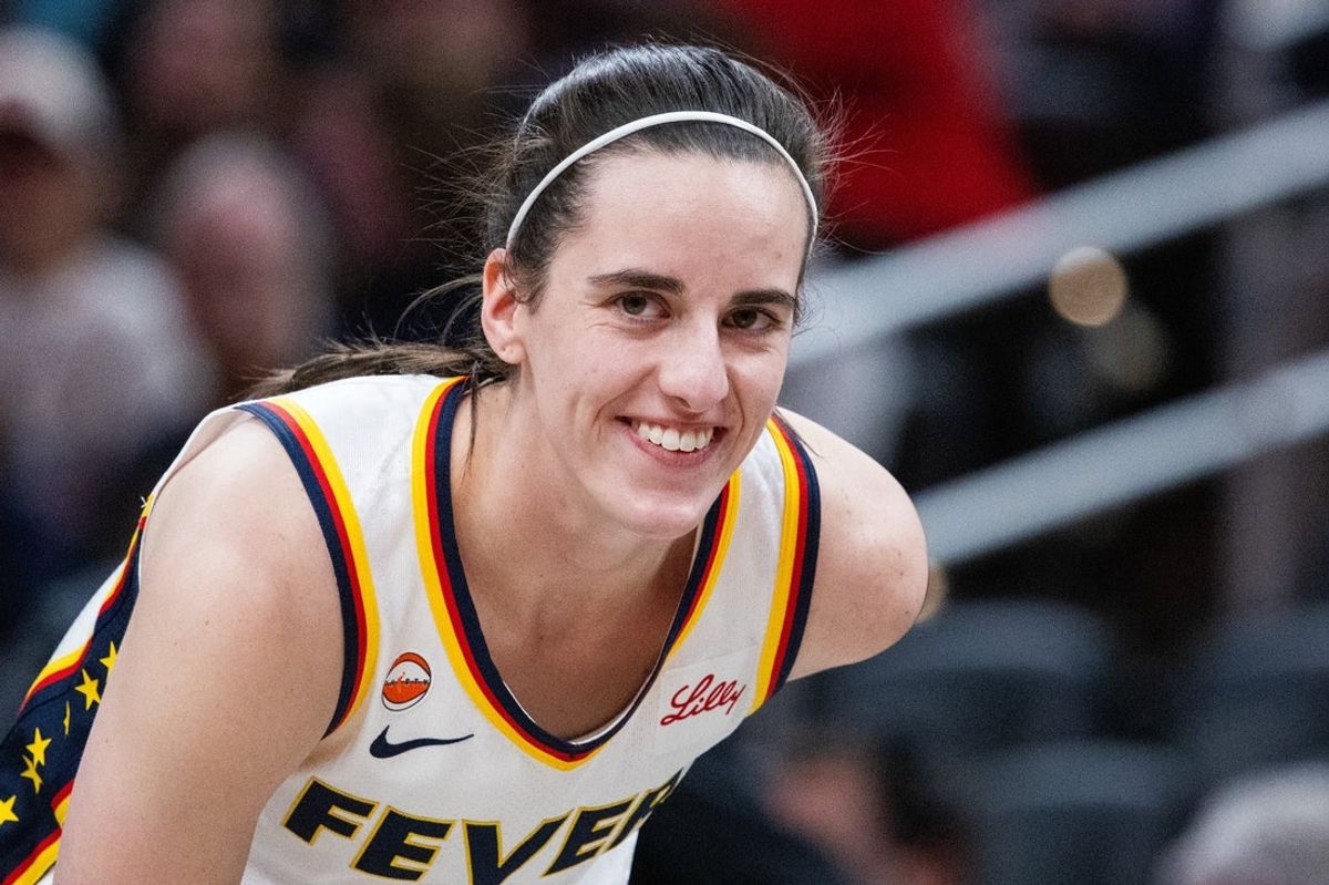 24 de junho de 2026; Indianápolis, Indiana, EUA; A armadora do Indiana Fever, Caitlin Clark (22), no primeiro tempo contra o Phoenix Mercury em Gainbridge Fieldhouse. Crédito obrigatório: Trevor Ruszkowski-Imagn Images