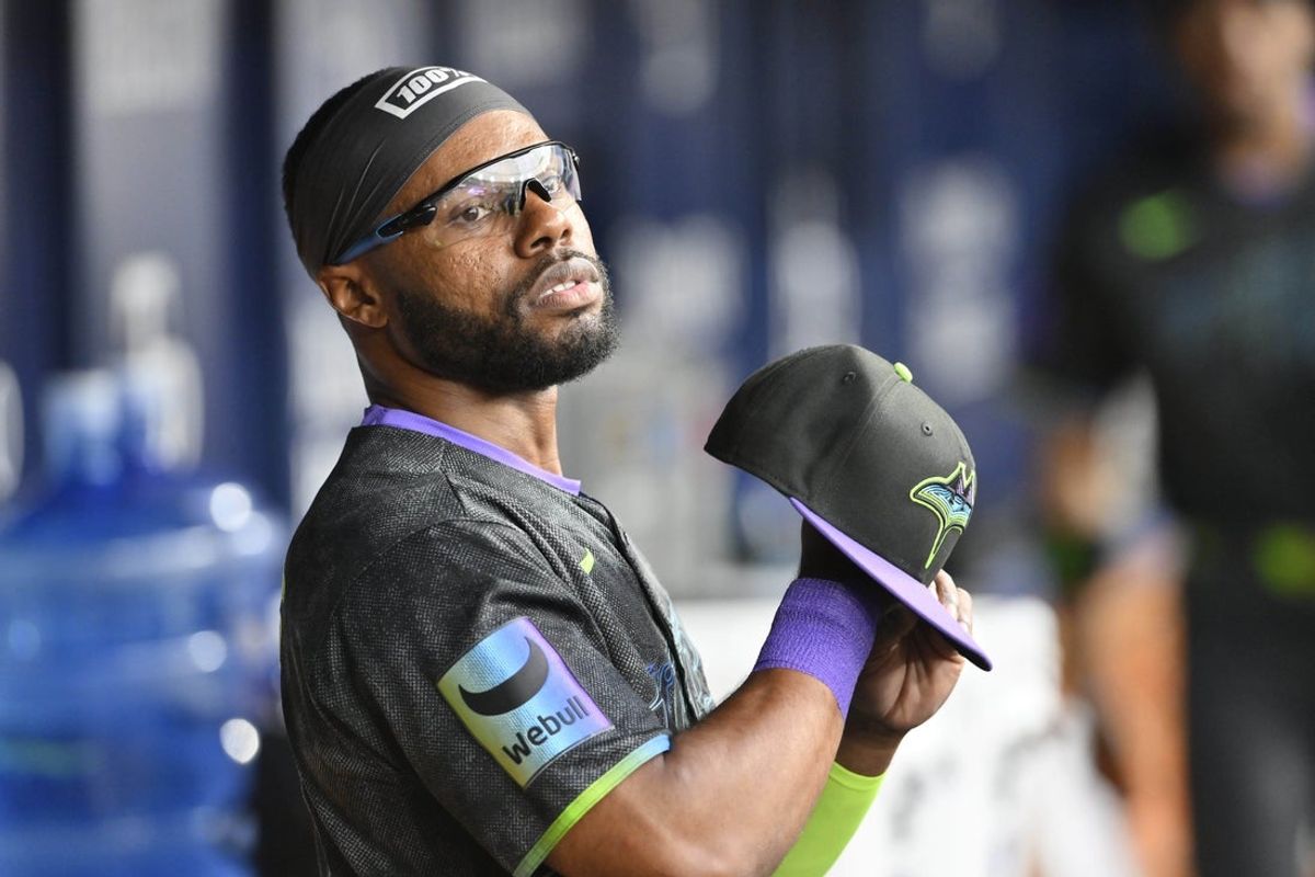 Jun 27, 2026; St. Petersburg, Florida, USA; Tampa Bay Rays outfielder Cedric Mullins (31) gets ready before the start of a game against Arizona Diamondbacks at Tropicana Field. Mandatory Credit: Pablo Robles-Imagn Images
