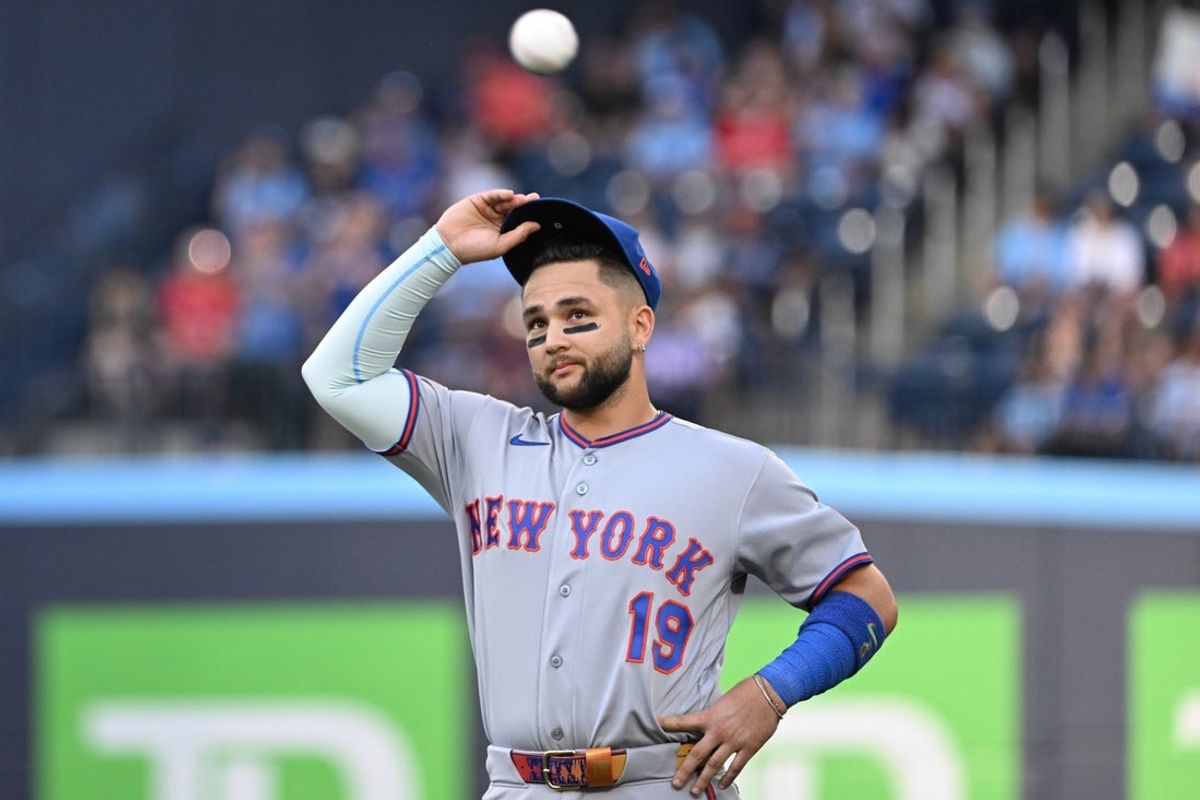 Jun 29, 2026; Toronto, Ontario, CAN;  New York Mets third baseman Bo Bichette (19) acknowledges fans applause after watching a video tribute before playing his former club the Toronto Blue Jays at Rogers Centre. Mandatory Credit: Dan Hamilton-Imagn Images