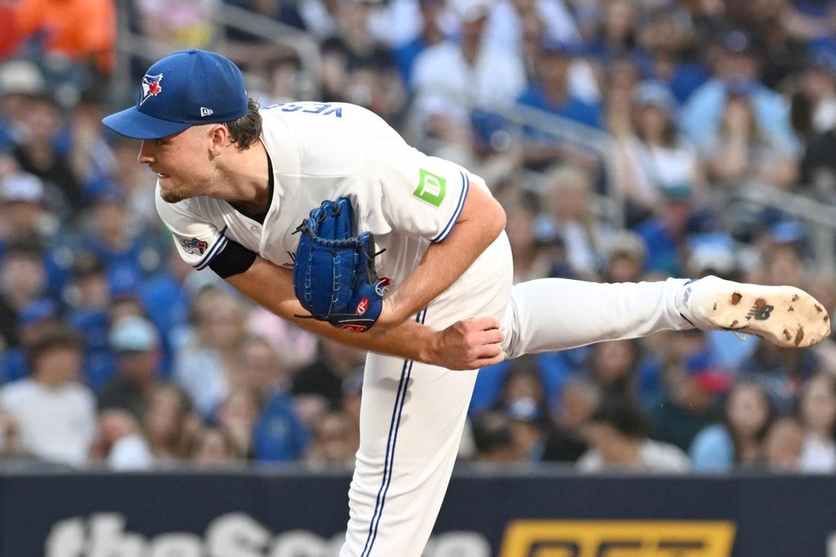 29 de junho de 2026; Toronto, Ontário, CAN; O arremessador titular do Toronto Blue Jays, Trey Yesavage (39), faz um arremesso contra o New York Mets no primeiro turno no Rogers Centre. Crédito obrigatório: Dan Hamilton-Imagn Images