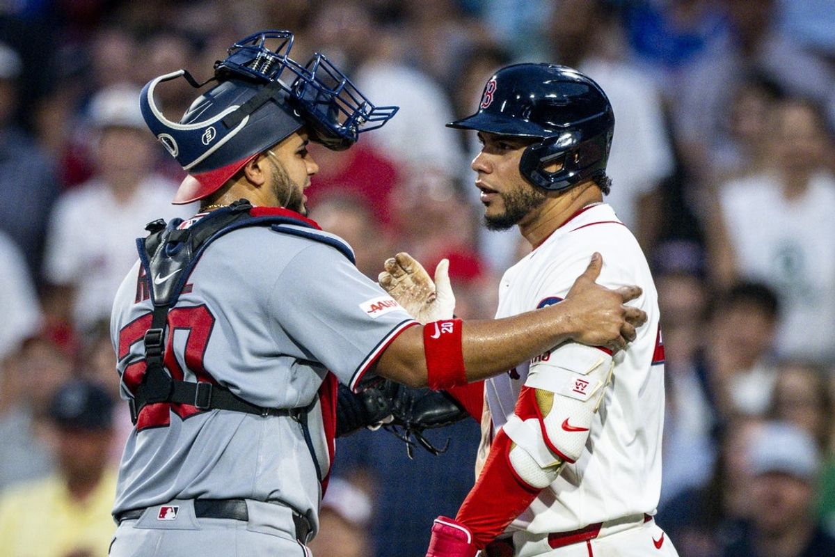 Jun 30, 2026; Boston, Massachusetts, USA; Washington Nationals catcher Keibert Ruiz (20) and Boston Red Sox first baseman Willson Contreras (40) enter an altercation in the fourth inning at Fenway Park. Mandatory Credit: Jaiden Tripi-Imagn Images