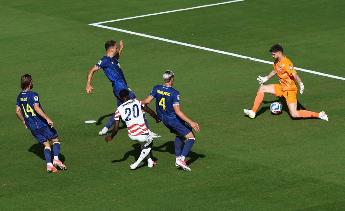 1º de julho de 2026; Santa Clara, Califórnia, EUA; Folarin Balogun, dos EUA, marca seu primeiro gol. Crédito obrigatório: Pedro Nunes-Reuters via Imagn Images