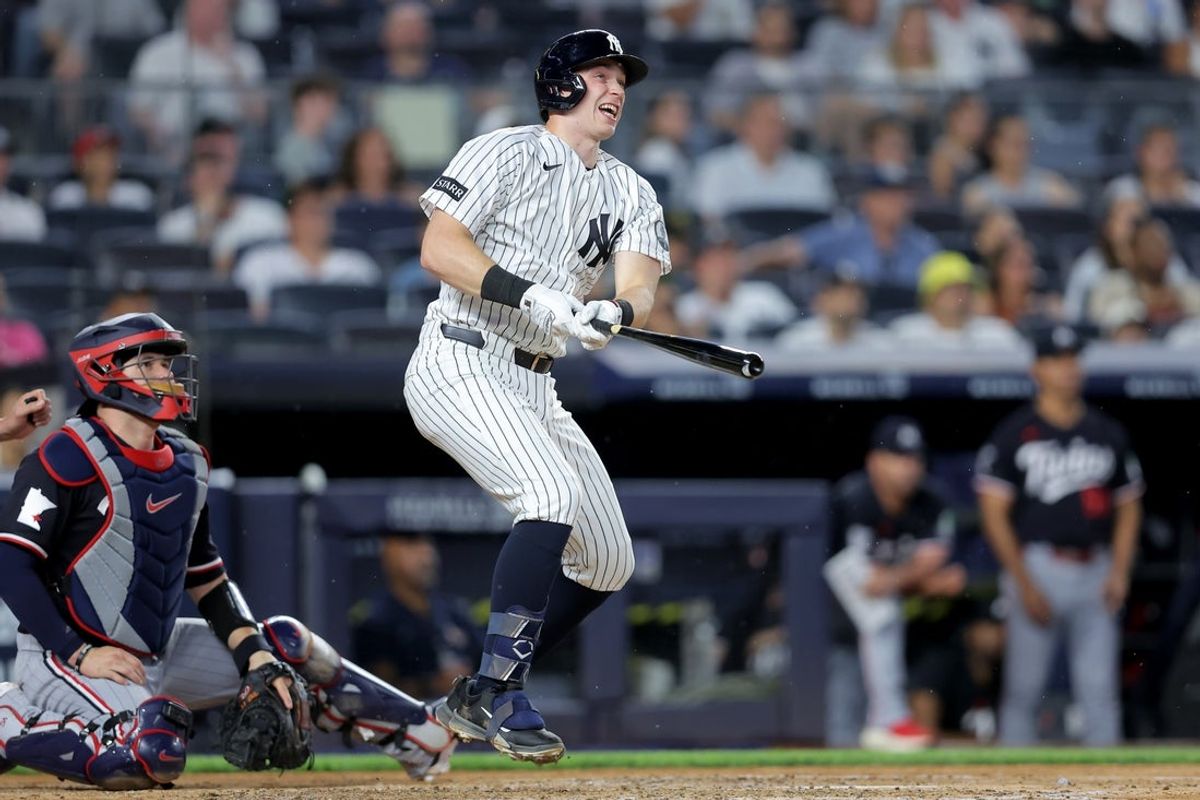 3 de julho de 2026; Bronx, Nova York, EUA; O rebatedor designado do New York Yankees, Ben Rice (22), segue em um home run de duas corridas contra o Minnesota Twins durante a terceira entrada no Yankee Stadium. Crédito obrigatório: Brad Penner-Imagn Images