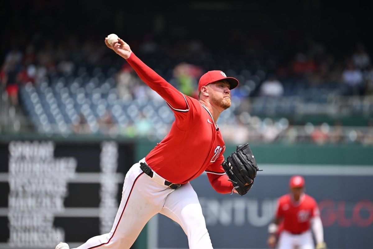 5 de julho de 2026; Washington, Distrito de Columbia, EUA; O arremessador do Washington Nationals, Cade Cavalli (24), lança um arremesso contra o Pittsburgh Pirates durante a terceira entrada no Nationals Park. Crédito obrigatório: Rafael Suanes-Imagn Images