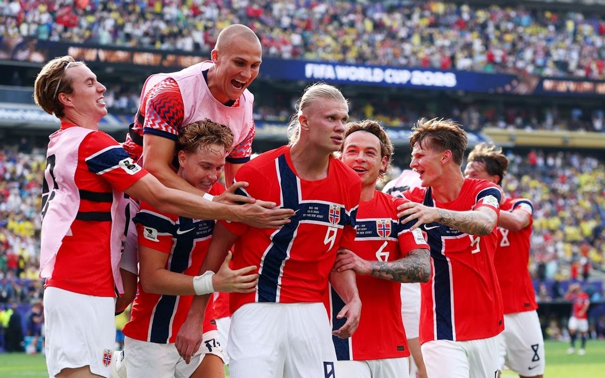 July 5, 2026; East Rutherford, New Jersey, U.S.; Norway's Erling Haaland celebrates scoring their second goal with teammates.  Mandatory Credit: Vincent Carchietta-Imagn Images