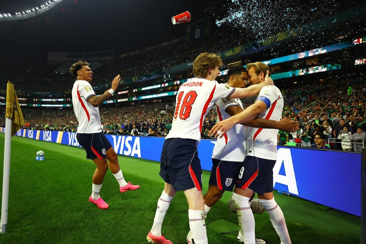 5 de julho de 2026; Cidade do México, México; Harry Kane, da Inglaterra, comemora seu terceiro gol com seus companheiros. Crédito obrigatório: Daniel Becerril-Reuters via Imagn Images