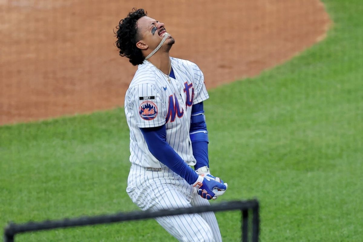 Jul 9, 2026; New York City, New York, USA; New York Mets third baseman Mark Vientos (27) reacts after being hit by a pitch during the second inning against the Kansas City Royals at Citi Field. Mandatory Credit: Brad Penner-Imagn Images
