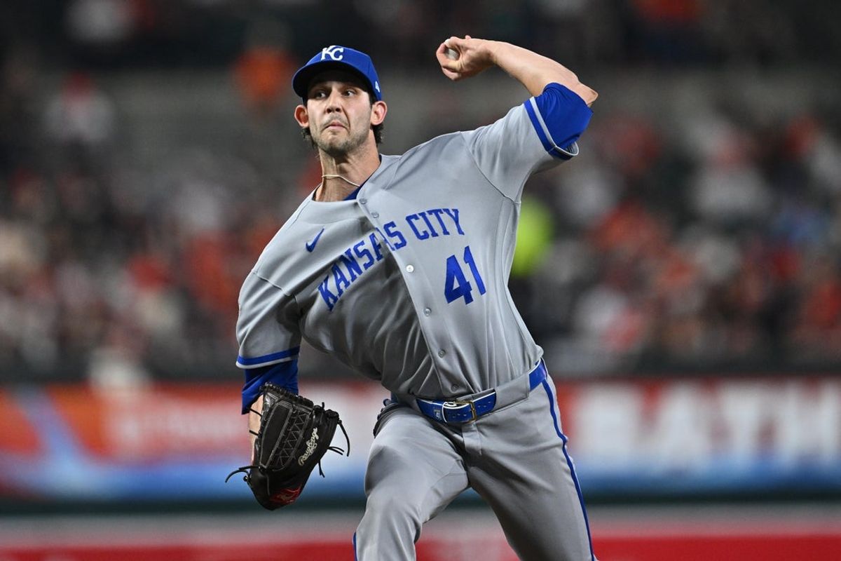 Jul 10, 2026; Baltimore, Maryland, USA;  Kansas City pitcher Daniel Lynch IV (41) pitches in the seventh inning against the Baltimore Orioles at Oriole Park at Camden Yards. Mandatory Credit: Jamie Sabau-Imagn Images