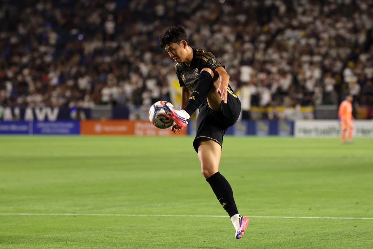 Jul 17, 2026; Carson, California, USA;  LAFC forward Son Heung-Min (7) controls the ball during the second half against the LA Galaxy at Dignity Health Sports Park. Mandatory Credit: Kiyoshi Mio-Imagn Images