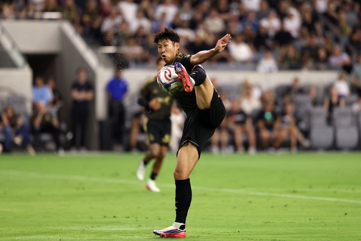 Jul 25, 2026; Los Angeles, California, USA;  LAFC forward Son Heung-Min (7) controls the ball during the first half against Sporting Kansas City at BMO Stadium. Mandatory Credit: Kiyoshi Mio-Imagn Images