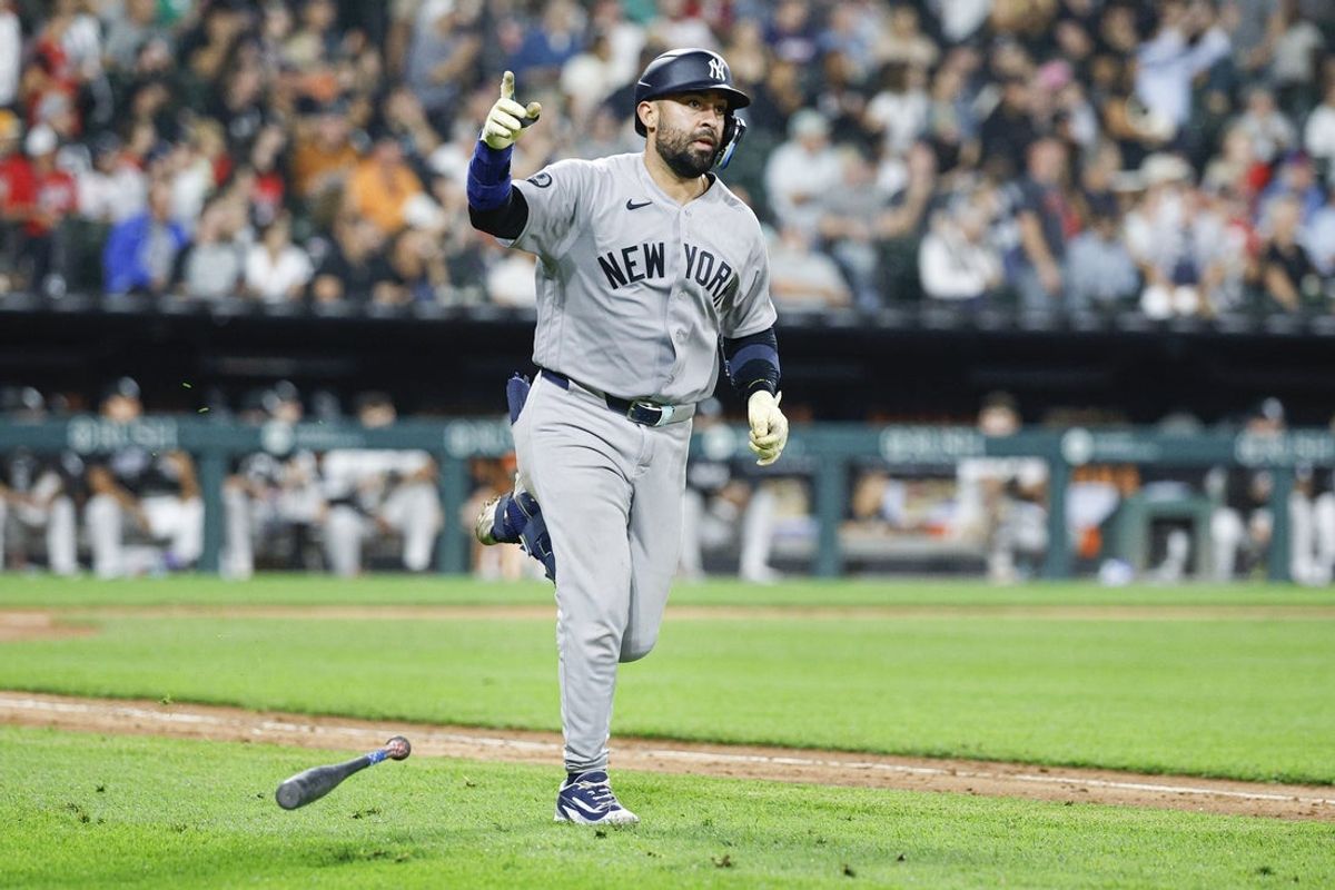 Jul 27, 2026; Chicago, Illinois, USA; New York Yankees catcher Ali Sanchez (39) rounds the bases after hitting a three-run home run against the Chicago White Sox during the eight inning at Rate Field. Mandatory Credit: Kamil Krzaczynski-Imagn Images