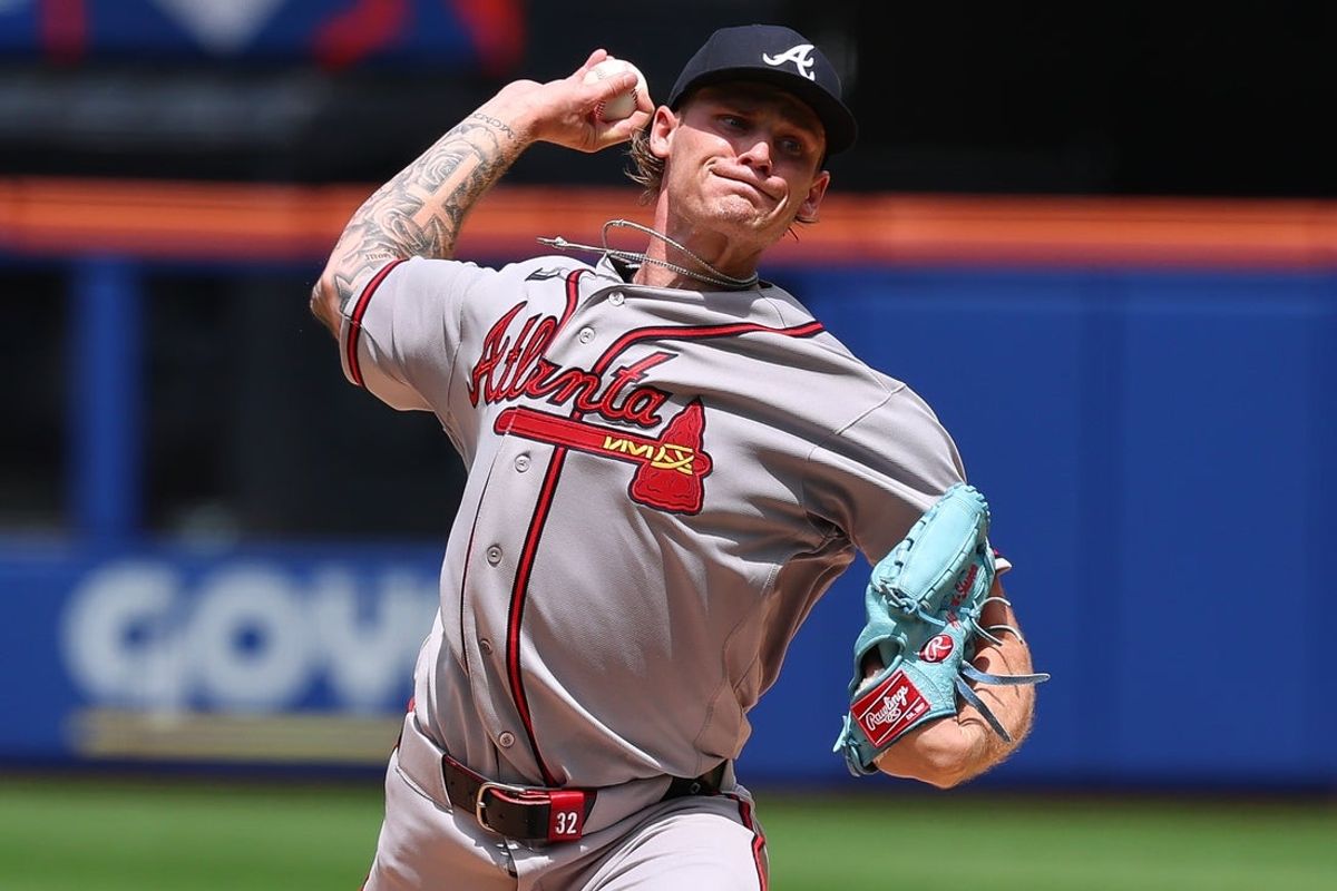 Jul 29, 2026; New York City, New York, USA;  Atlanta Braves pitcher AJ Smith-Shawver (32) delivers a pitch during the third inning against the New York Mets at Citi Field. Mandatory Credit: Vincent Carchietta-Imagn Images