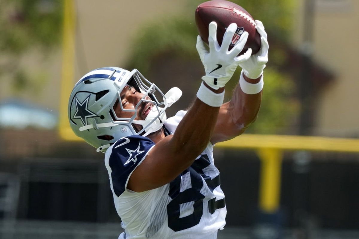 Jul 29, 2026; Oxnard, CA, USA; Dallas Cowboys tight end Princeton Fant (85) catches the ball at training camp at River Ridge Playing Fields. Mandatory Credit: Kirby Lee-Imagn Images