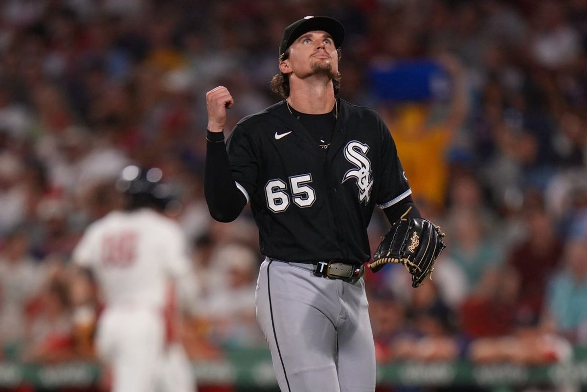 Aug 4, 2026; Boston, Massachusetts, USA; Chicago White Sox pitcher Davis Martin (65) reacts after being relieved against the Boston Red Sox in the sixth inning at Fenway Park. Mandatory Credit: David Butler II-Imagn Images
