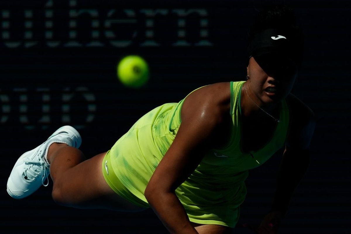 Aug 18, 2026; Mason, OH, USA;  Ann Li (USA) serves against Coco Gauff (USA) during the Cincinnati Open at Lindner Family Tennis Center. Mandatory Credit: Aaron Doster-Imagn Images