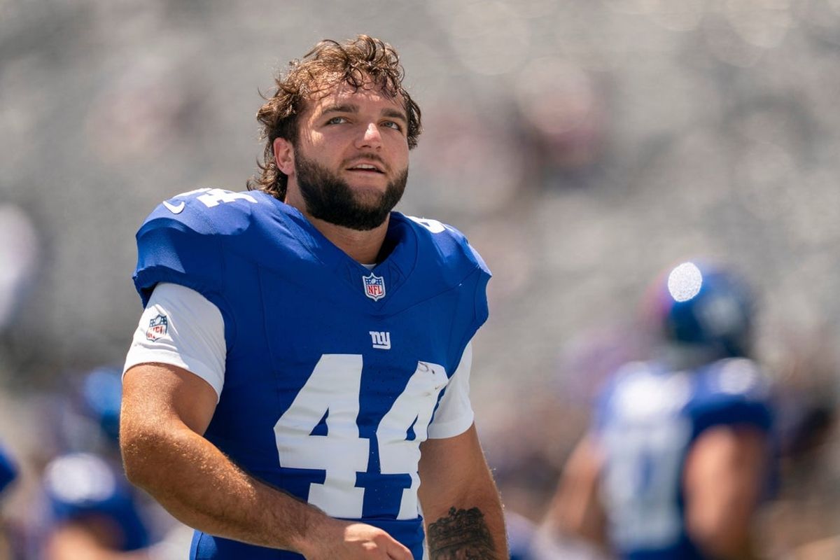New York Giants running back Cam Skattebo warms up during a preseason opening game between the New York Giants and Minnesota Vikings at MetLife Stadium in East Rutherford, NJ.