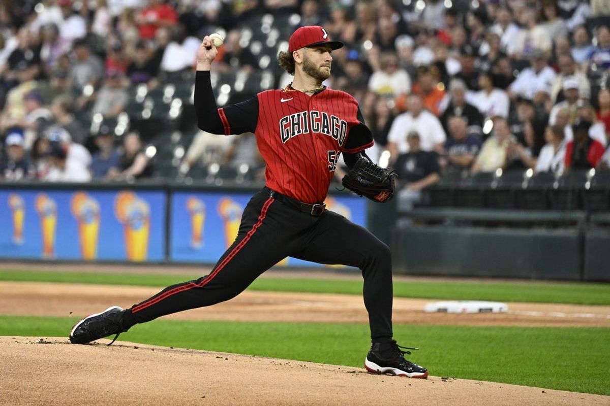 Aug 21, 2026; Chicago, Illinois, USA;  Chicago White Sox pitcher Sean Burke (59) delivers the ball during the first inning against the New York Mets at Rate Field.  Mandatory Credit: Matt Marton-Imagn Images