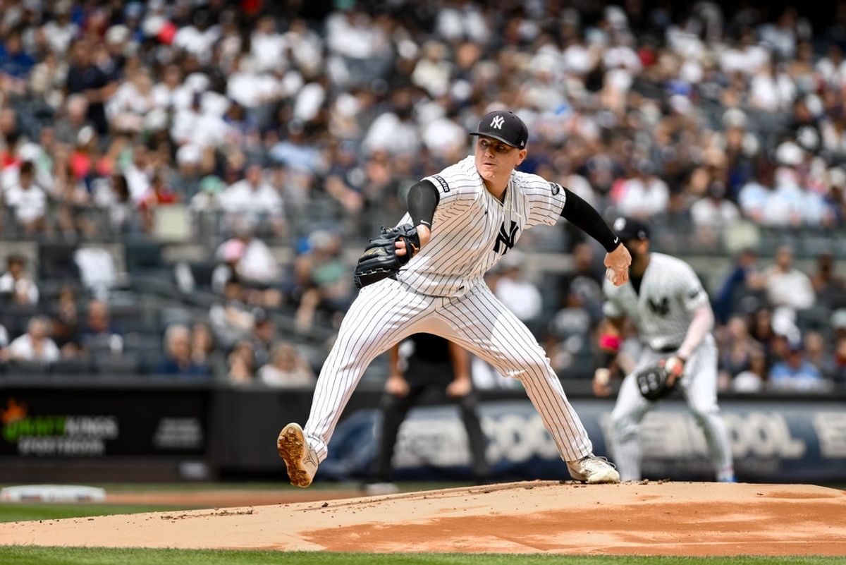 Aug 22, 2026; Bronx, New York, USA;  New York Yankees pitcher Ryan Weathers (40) pitches against the Toronto Blue Jays during the first inning at Yankee Stadium.  Mandatory Credit: John Jones-Imagn Images