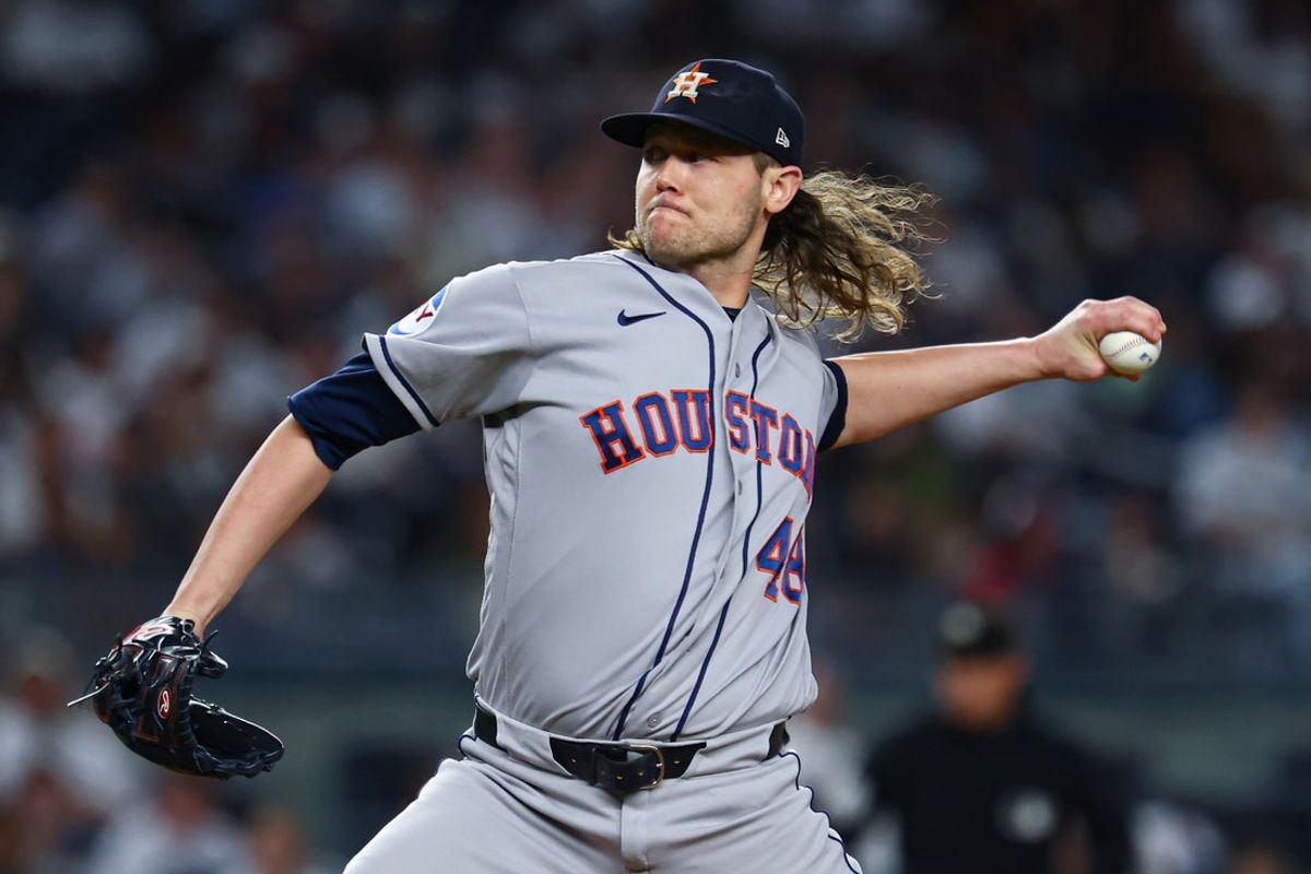 Aug 25, 2026; Bronx, New York, USA; Houston Astros pitcher Steven Okert (48) delivers a pitch delivers a pitch during the seventh inning against the New York Yankees at Yankee Stadium. Mandatory Credit: Vincent Carchietta-Imagn Images